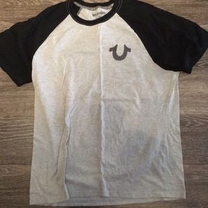 TRUE RELIGION TEE